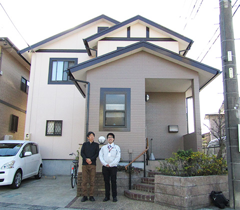 愛知県春日井市Ｗ様_外壁屋根塗替工事_お客様の声_記念撮影