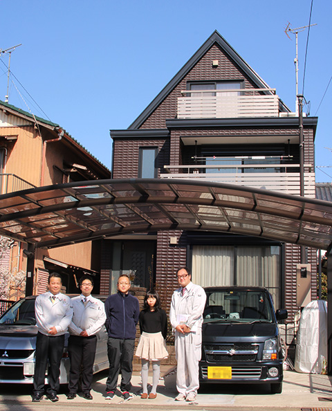 愛知県名古屋市Ｂ様_外壁屋根塗替工事_お客様の声_記念撮影