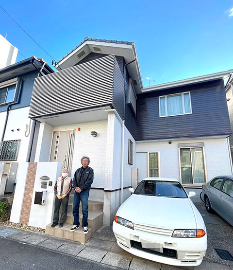 愛知県名古屋市Y様_外壁リフォーム_お客様の声_記念撮影2_株式会社麻布