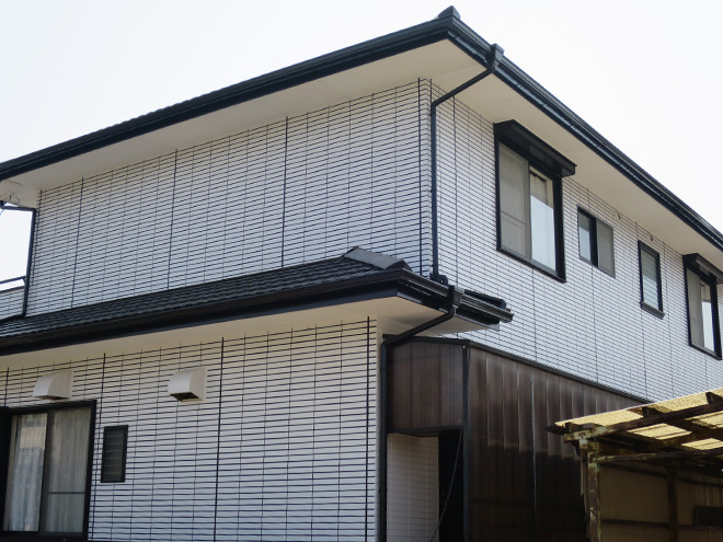三重県四日市市Ｍ様_外壁（再現工法）屋根塗装工事_施工後全景写真2