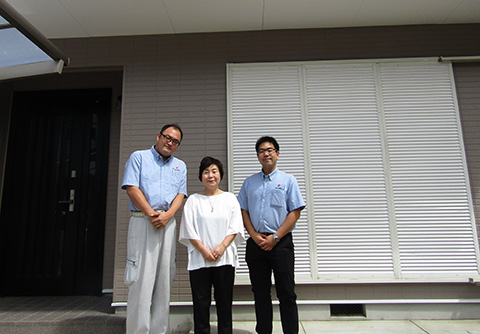 愛知県一宮市Ｋ様_外壁屋根塗替工事_お客様の声_記念撮影