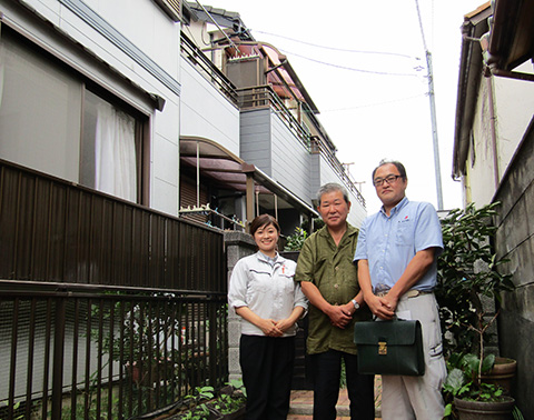 愛知県名古屋市Ｙ様_外壁塗替工事_お客様の声_記念撮影