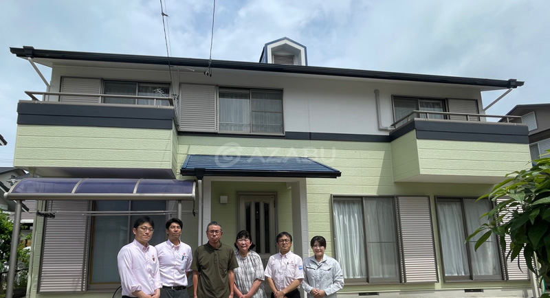 愛知県春日井市K様_外壁屋根リフォーム_お客様の声_記念撮影2_株式会社麻布