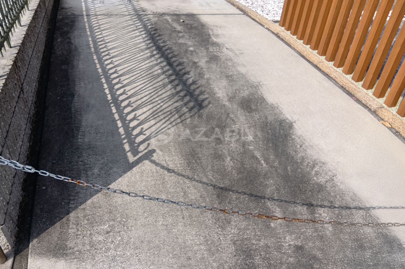 駐車場の土間（高圧洗浄水洗いのみ）